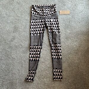 NWT Niyama Sol Barefoot Leggings